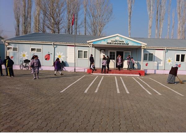 Yukarı Topraklı Yunus Emre Ortaokulu IĞDIR ARALIK