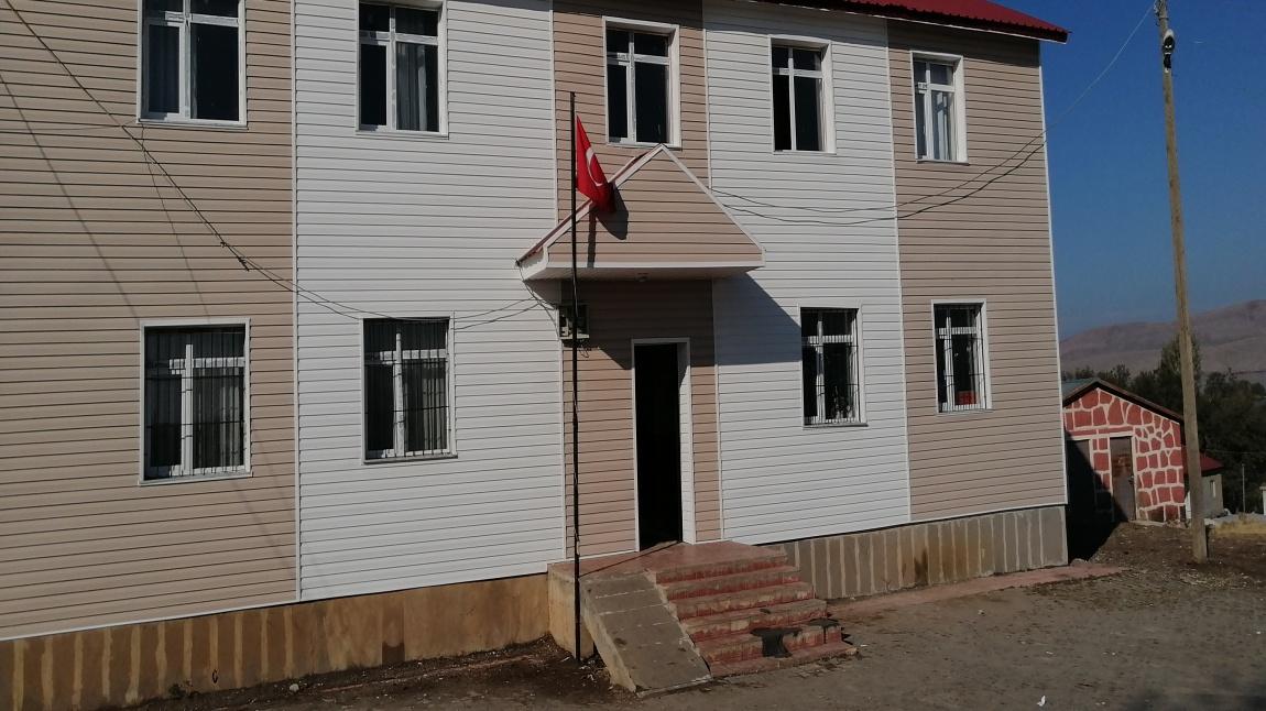 Dilburnu İlkokulu BİTLİS AHLAT