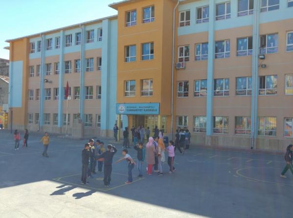 Cumhuriyet Ortaokulu İSTANBUL SULTANBEYLİ