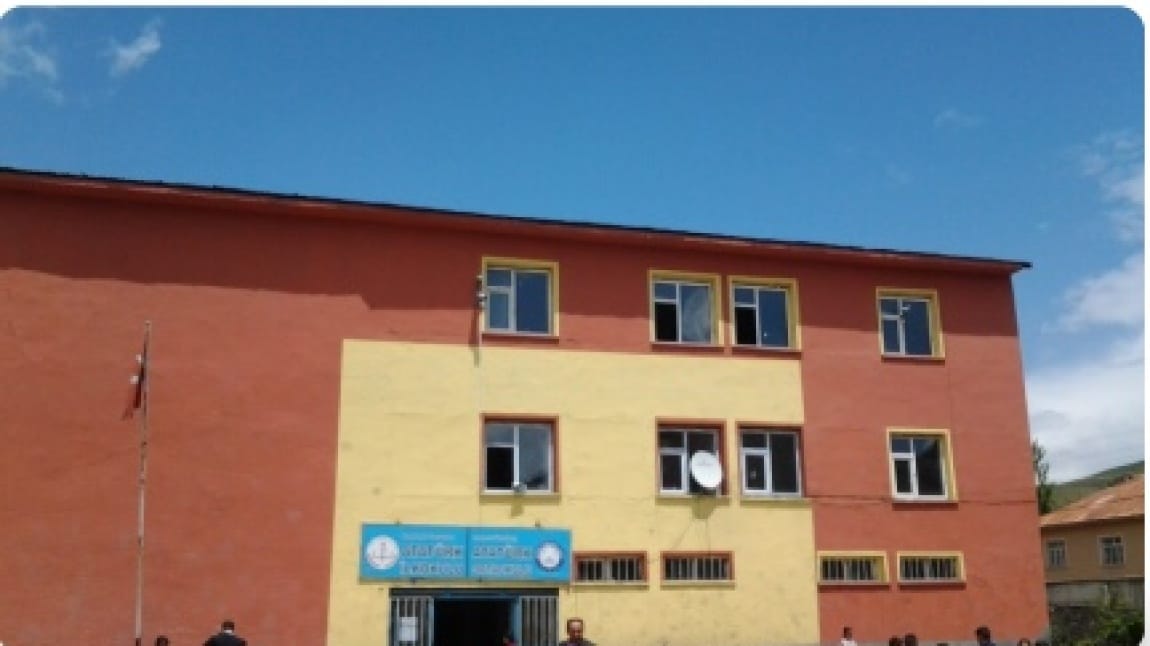 Atatürk Ortaokulu HAKKARİ YÜKSEKOVA