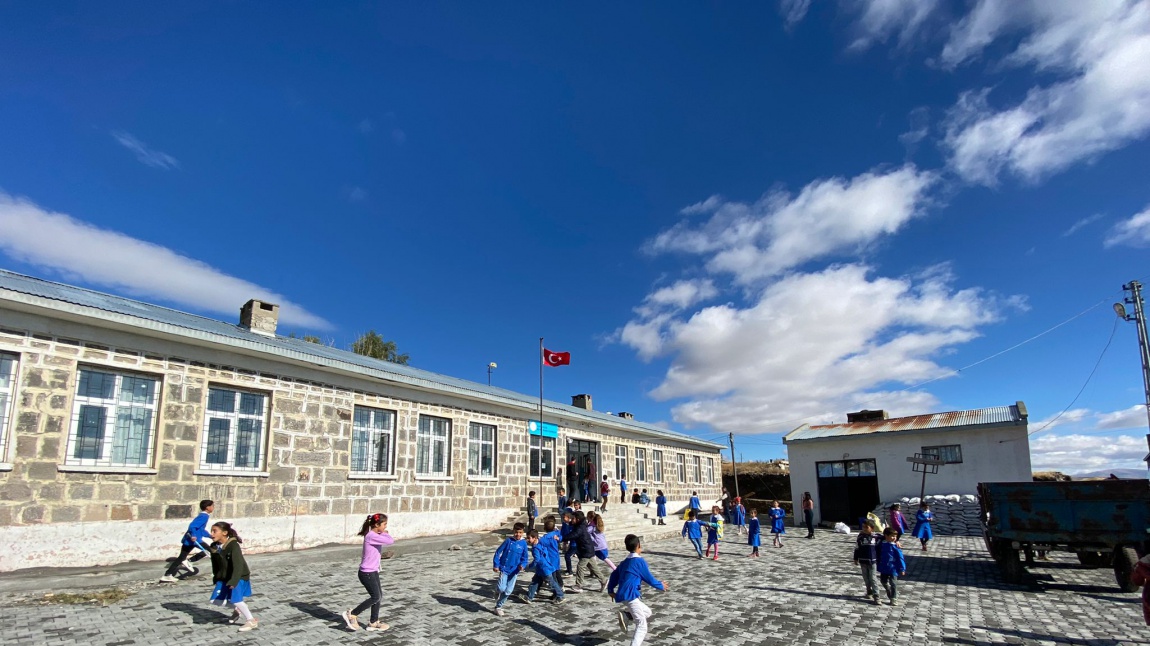 BÜYÜK OLUKLU İLKOKULU KARS SELİM