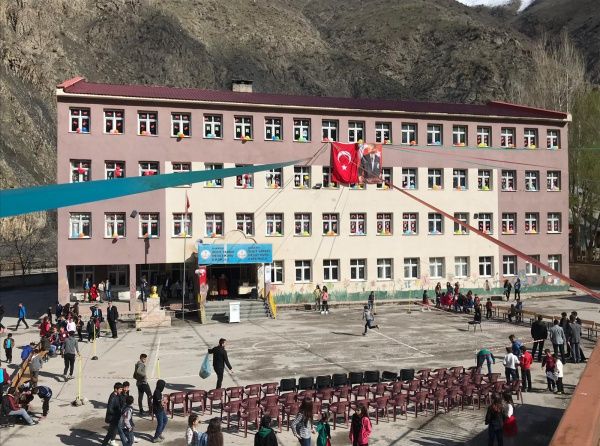 ŞEHİT YARBAY MESUT KURU ORTAOKULU HAKKARİ MERKEZ