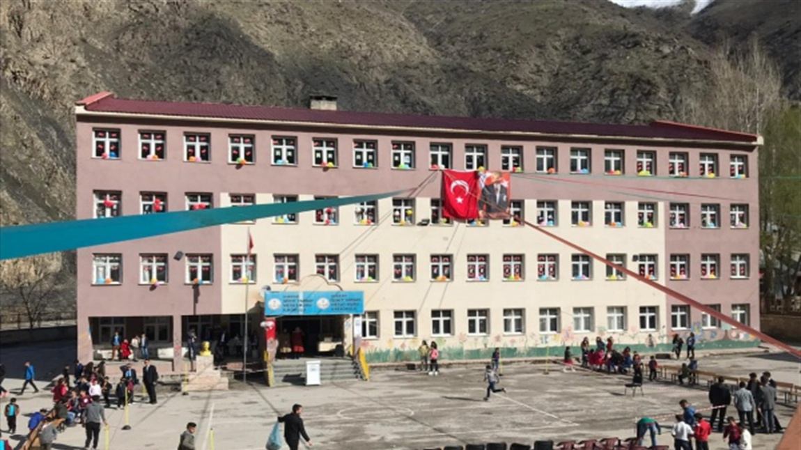 ŞEHİT YARBAY MESUT KURU İLKOKULU HAKKARİ MERKEZ