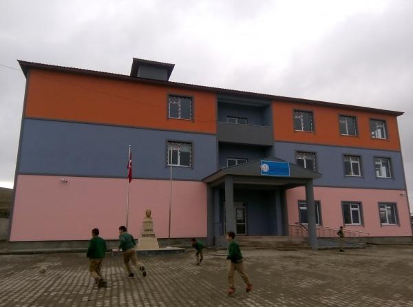 70. Yıl Hüseyin Öztürk Ortaokulu KARS AKYAKA