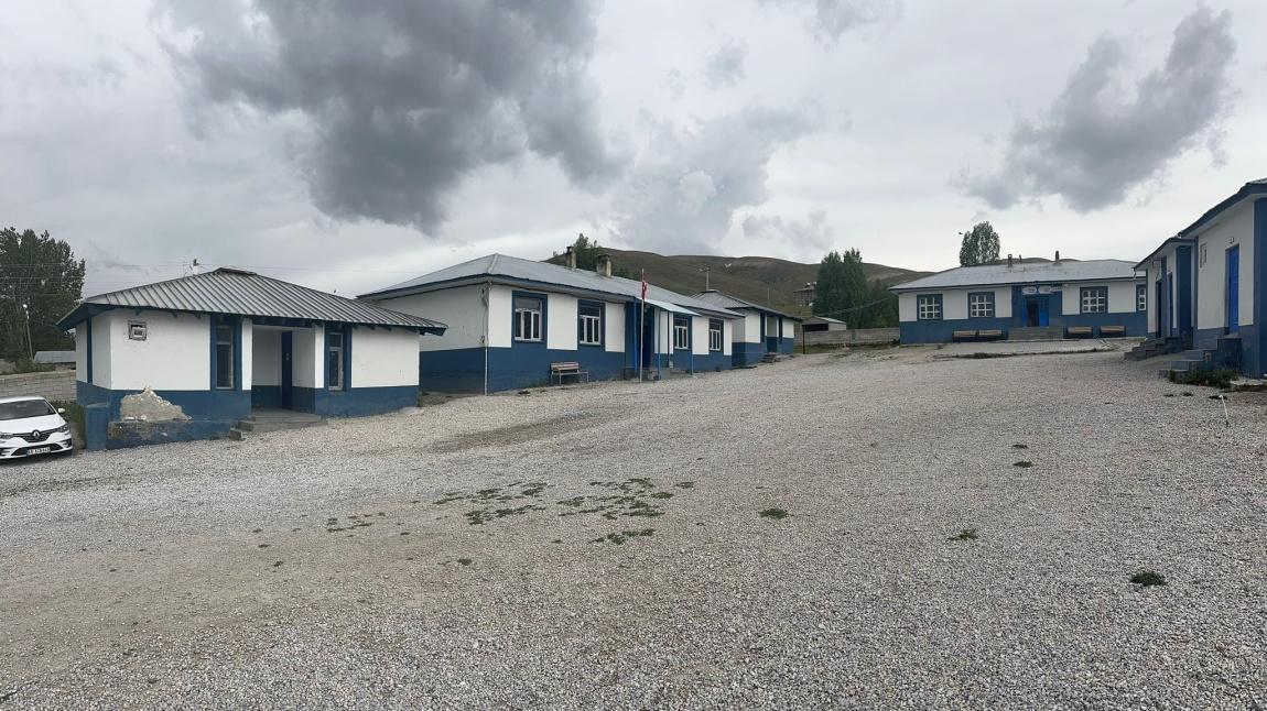 Erginler İlkokulu VAN ÇALDIRAN