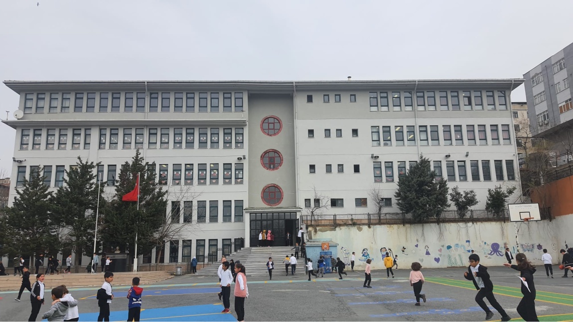 Atatürk İlkokulu İSTANBUL KAĞITHANE