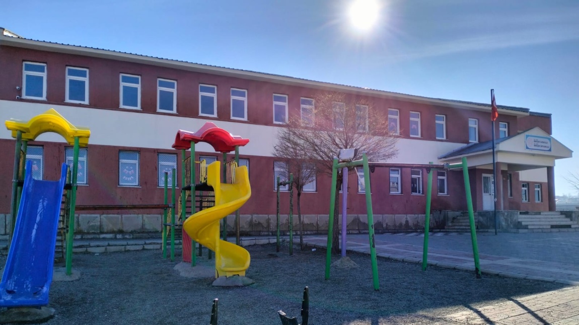 Bakışık İlkokulu VAN SARAY