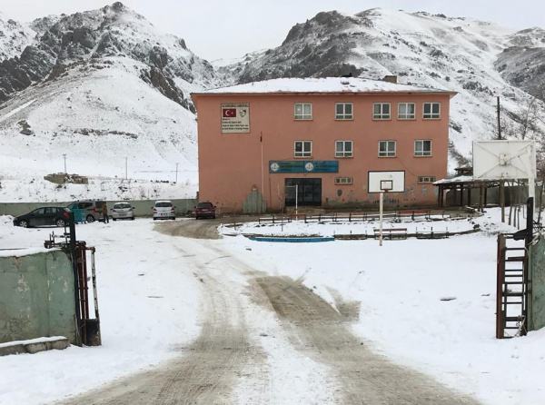 Vali Özdemir Hanoğlu Ortaokulu VAN BAŞKALE