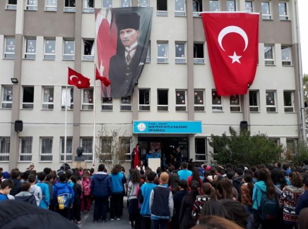 Şair Fevzi Kutlu Kalkancı Ortaokulu İSTANBUL ESENYURT