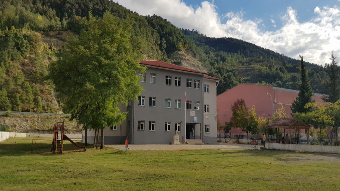 Şehit Bahattin Dolma Ortaokulu SİNOP DİKMEN