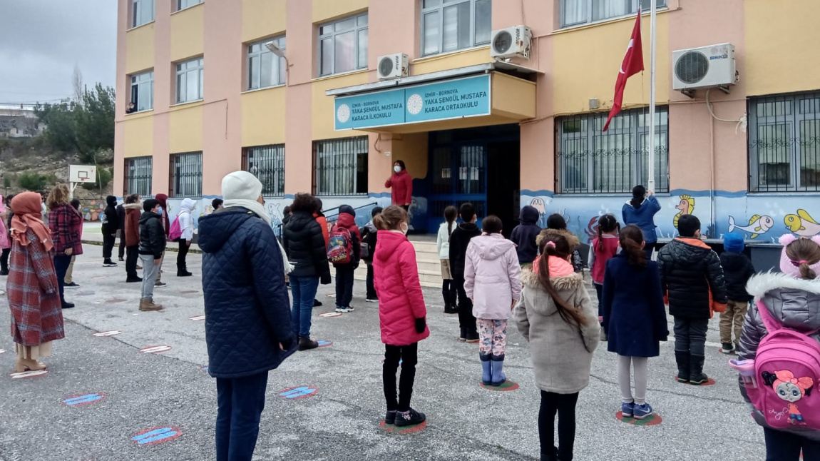 Yaka Şengül Mustafa Karaca İlkokulu İZMİR BORNOVA