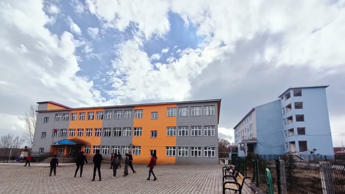 Başgedikler 60.Yıl Yatılı Bölge Ortaokulu KARS MERKEZ