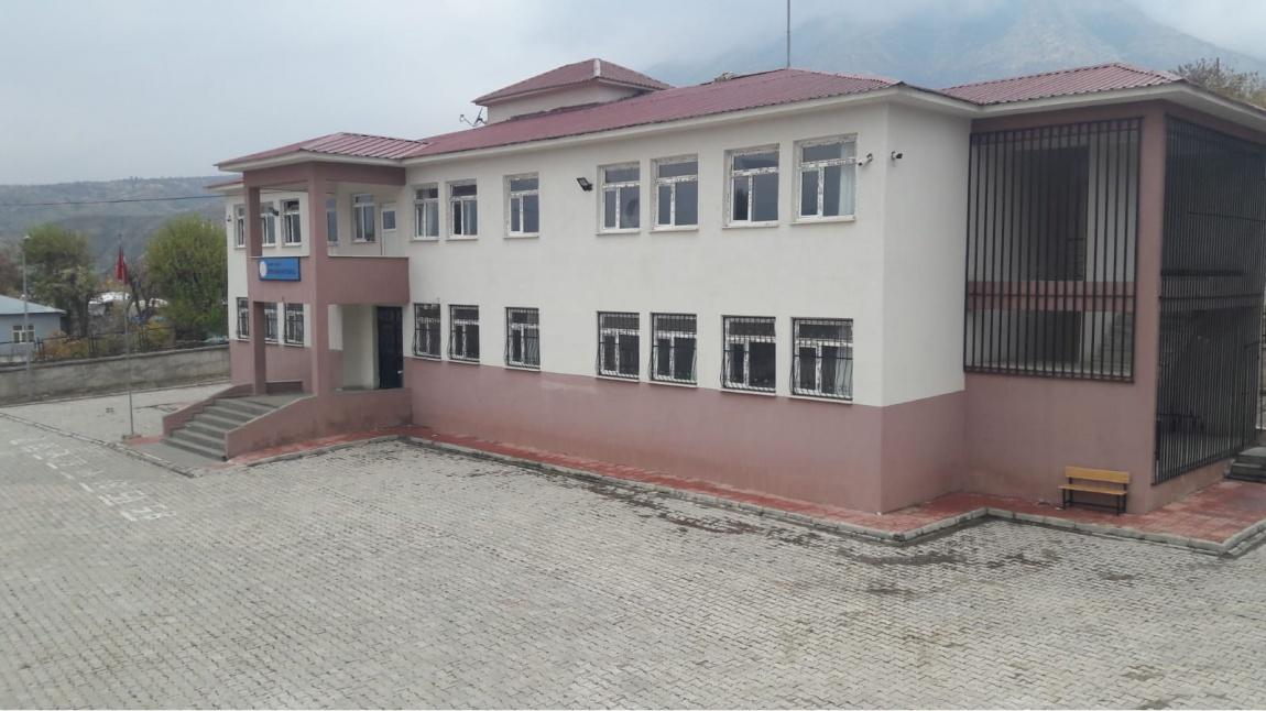 Derecik İmam Hatip Ortaokulu HAKKARİ DERECİK