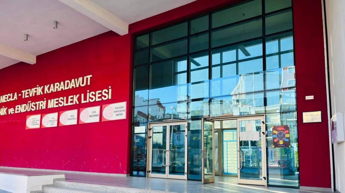 Buca Necla-Tevfik Karadavut Mesleki ve Teknik Anadolu Lisesi İZMİR BUCA