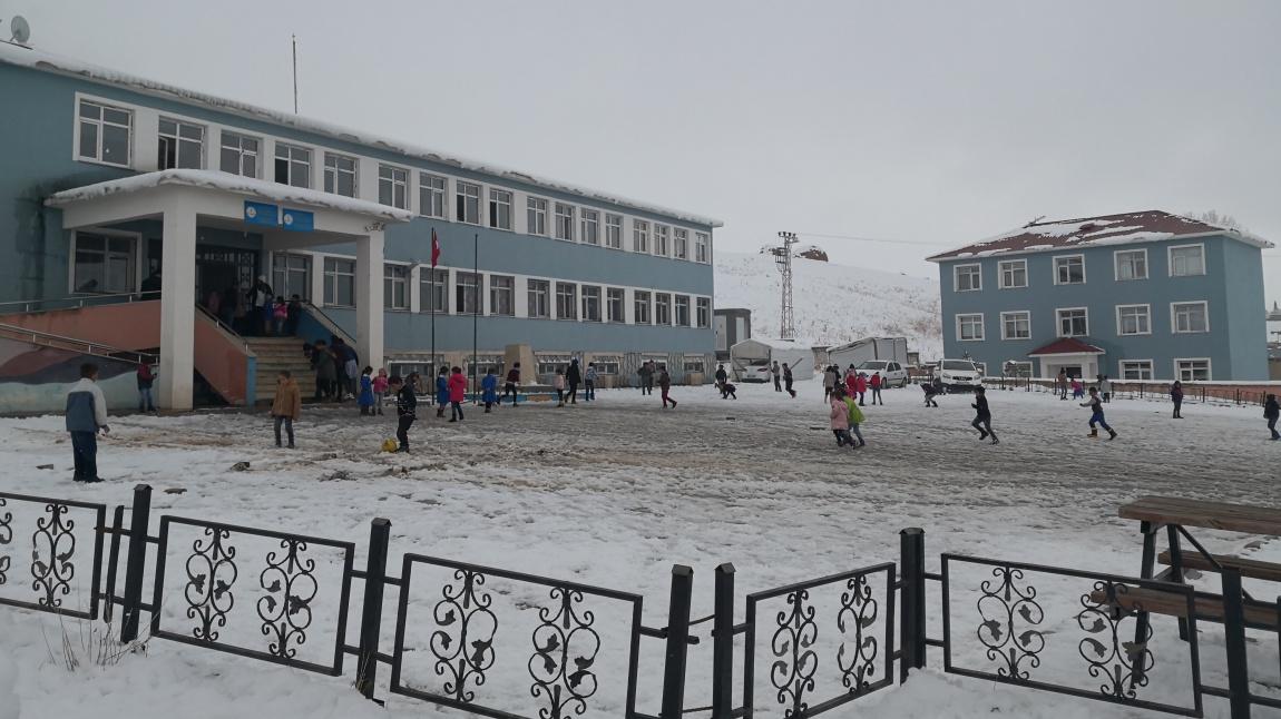 Yumruklu Ortaokulu VAN ÖZALP