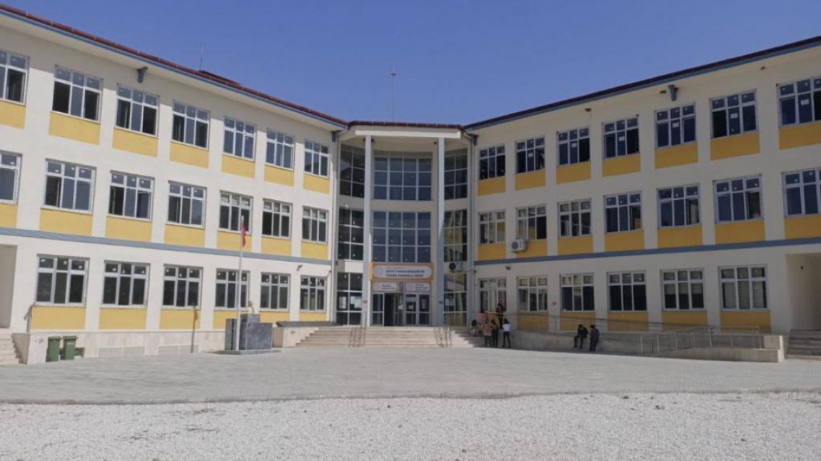 UŞAK KARAHALLI Karahallı Anadolu Lisesi
