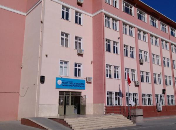 Necip Fazıl Kısakürek İmam Hatip Ortaokulu İSTANBUL ARNAVUTKÖY