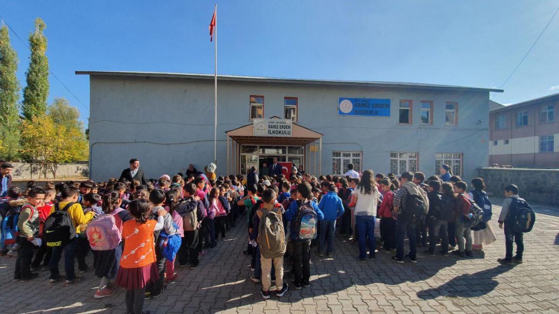 Ramiz Erdem İlkokulu AĞRI MERKEZ