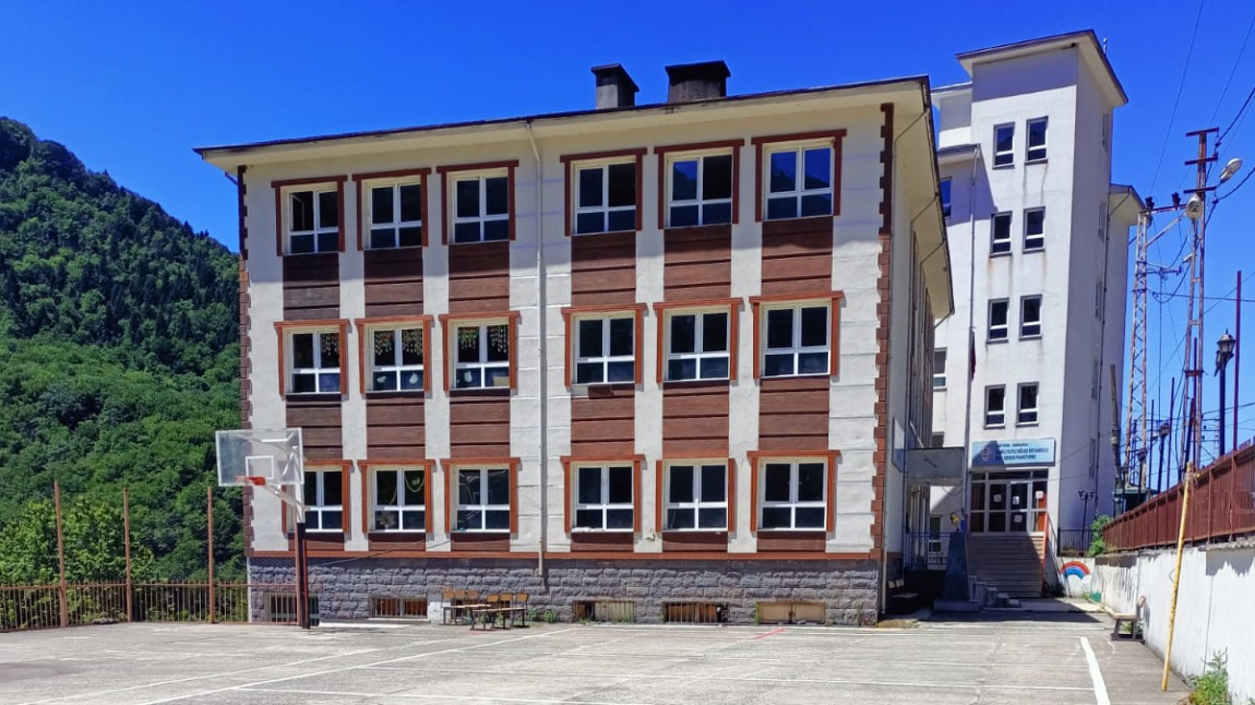 Camili İlkokulu ARTVİN BORÇKA