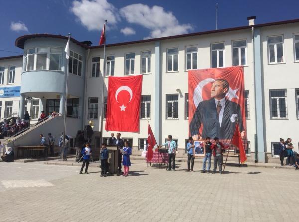 Divarlı Ahmet Yesevi Ortaokulu NİĞDE ÇİFTLİK