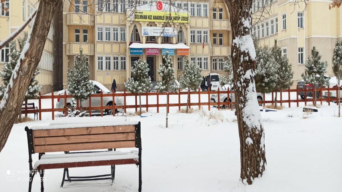 Selvihan Kız Anadolu İmam Hatip Lisesi VAN ERCİŞ