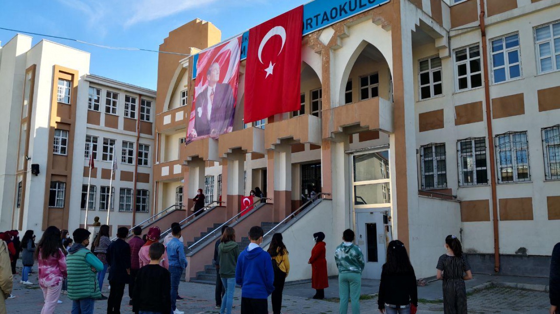 İbrahim Tennuri Ortaokulu KAYSERİ MELİKGAZİ