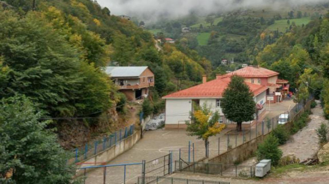 Yavuz Kemal Şehit Emrah Eker İmam Hatip Ortaokulu GİRESUN DERELİ