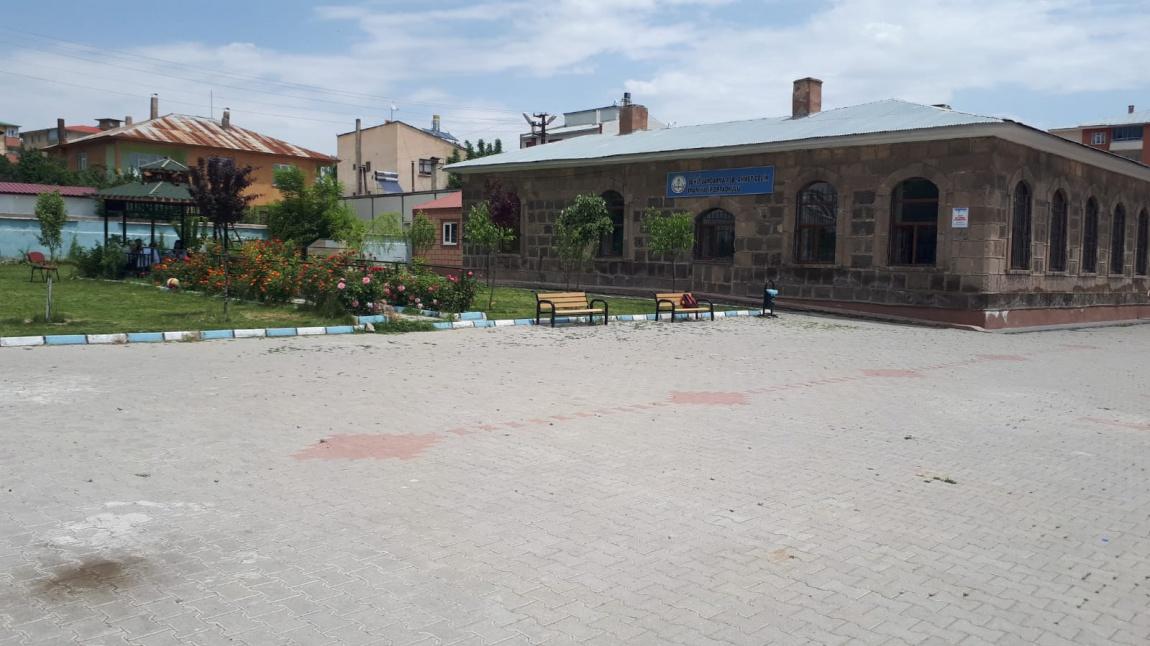 Şehit Jandarma Asb. Ahmet Çelik İmam Hatip Ortaokulu VAN ERCİŞ