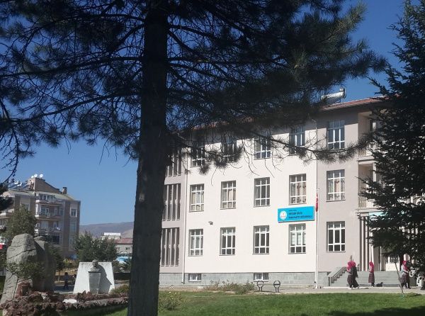 Nevzer Erciş İmam Hatip Ortaokulu KAYSERİ DEVELİ