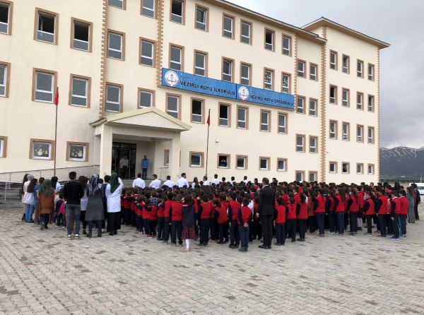 Vezirli Köyü ortaokulu HAKKARİ YÜKSEKOVA