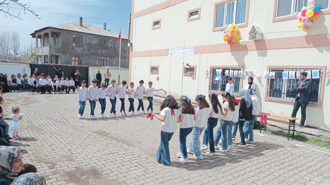 ŞEHİT OSMAN KAYA İMAM HATİP ORTAOKULU VAN ERCİŞ