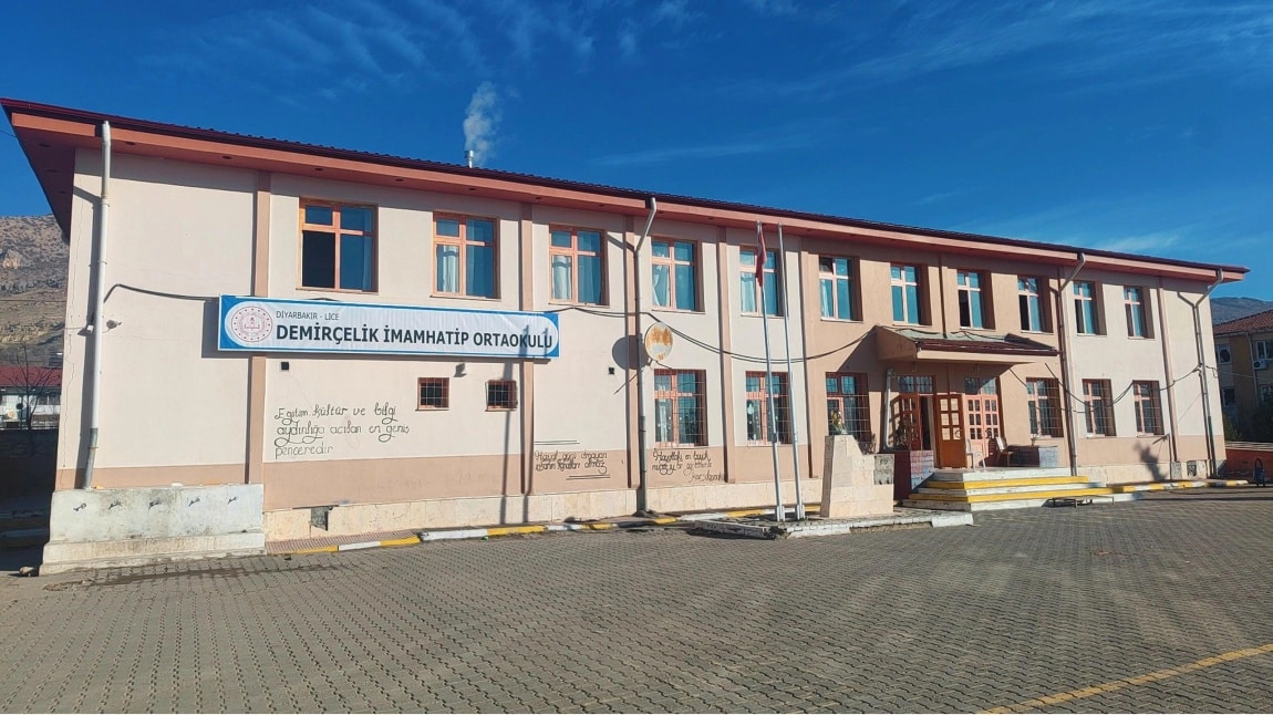 Demirçelik İmam Hatip Ortaokulu DİYARBAKIR LİCE