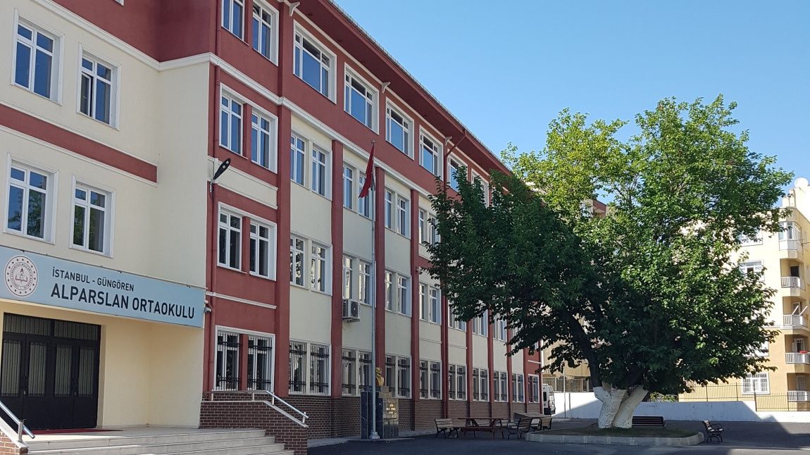 Alparslan Ortaokulu İSTANBUL GÜNGÖREN