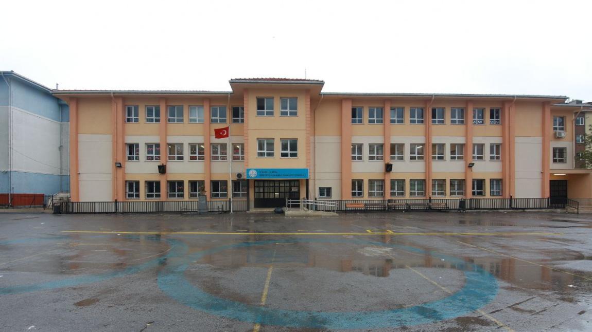 Öğretmen Selma Akay Ortaokulu İSTANBUL KARTAL