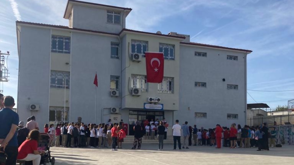 Belenbaşı Şehit Sadık Şen Ortaokulu İZMİR BUCA