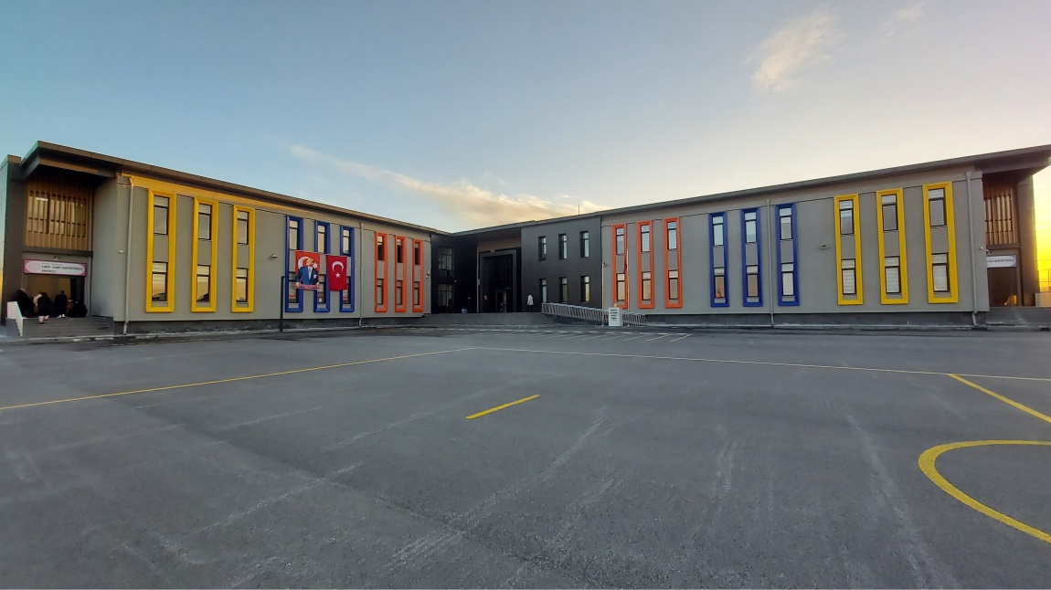 İlmiye-Ahmet Nuri Büyükkılıç İlkokulu KAYSERİ MELİKGAZİ