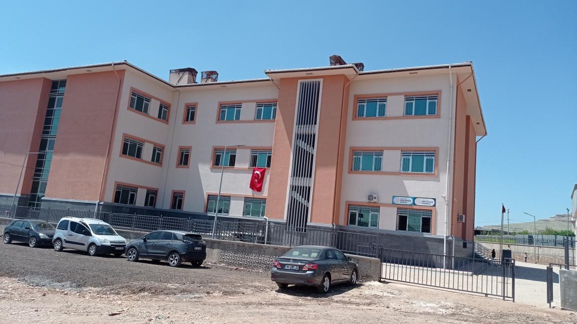 Derik Şehitler Ortaokulu MARDİN DERİK