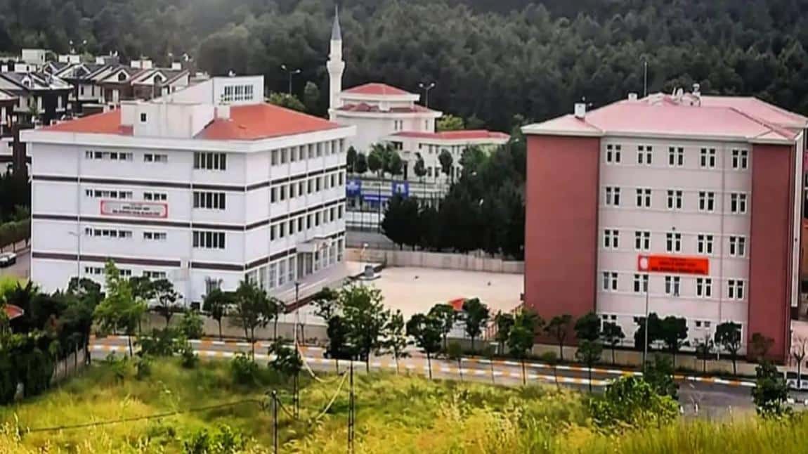 Gönüllü Hizmet Vakfı İnal Aydınoğlu Sosyal Bilimler Lisesi İSTANBUL PENDİK