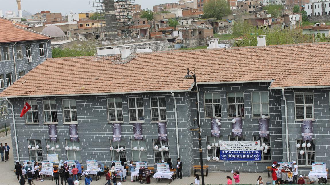 Alpaslan İmam Hatip Ortaokulu DİYARBAKIR SUR