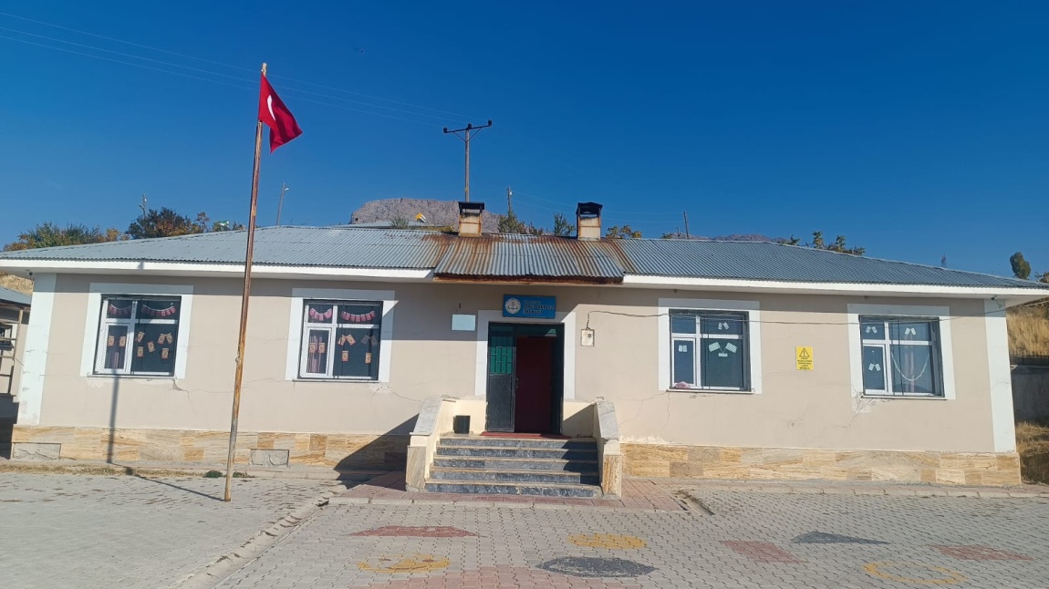 Aşağı Bakraçlı İlkokulu VAN İPEKYOLU