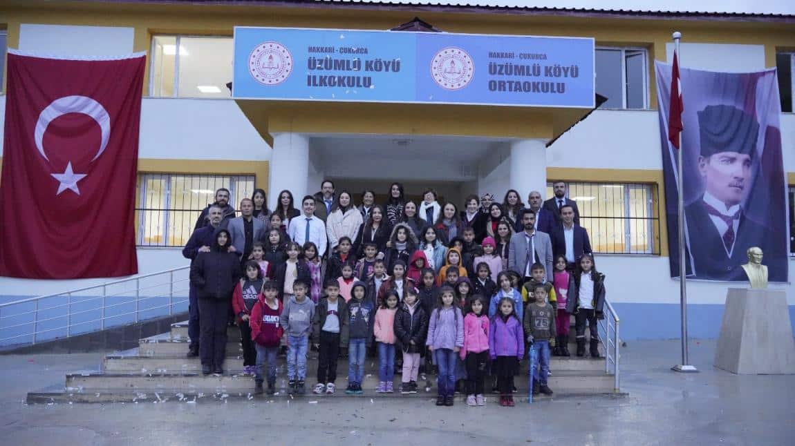 Üzümlü Köyü Kaymakam Avni Kula İlkokulu HAKKARİ ÇUKURCA
