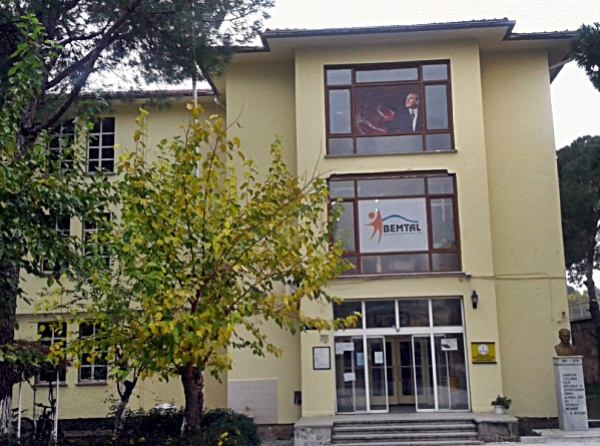 Şehit Ömer Yiğit Ulus Mesleki ve Teknik Anadolu Lisesi İZMİR BERGAMA