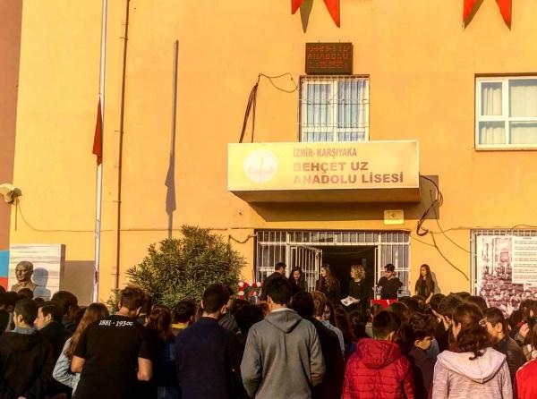 Karşıyaka Behçet Uz Anadolu Lisesi İZMİR KARŞIYAKA