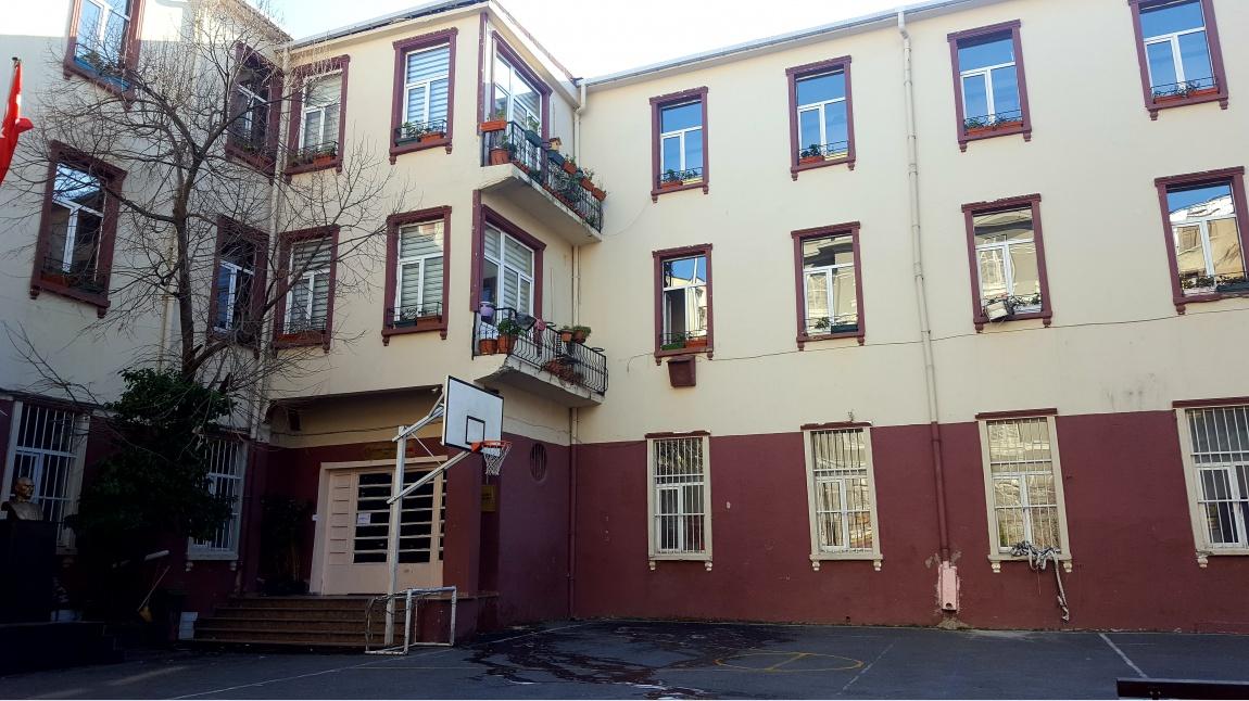 İstanbul Atatürk Anadolu Lisesi İSTANBUL BEYOĞLU