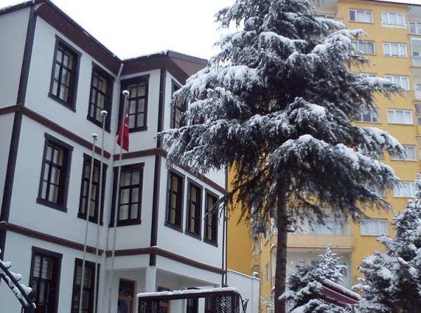 Akçaabat Hakkı Zeki Başaran Öğretmenevi ve Akşam Sanat Okulu TRABZON AKÇAABAT