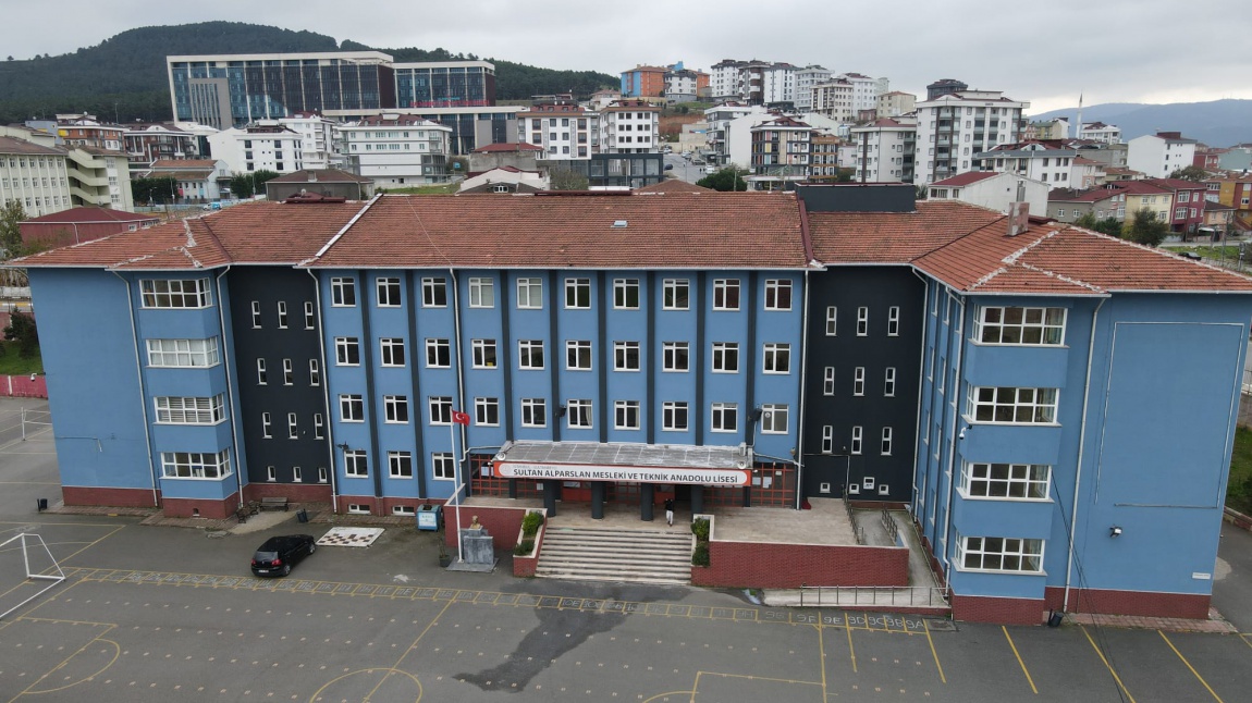 Sultan Alparslan Mesleki ve Teknik Anadolu Lisesi İSTANBUL SULTANBEYLİ