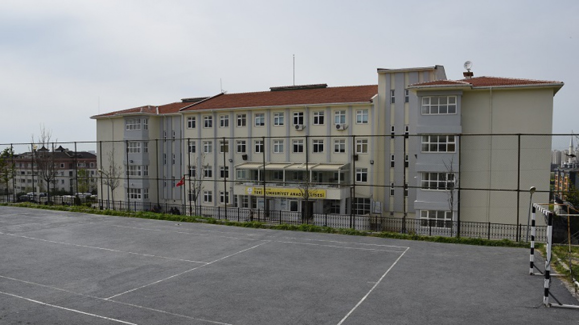 TOKİ Cumhuriyet Anadolu Lisesi İSTANBUL SİLİVRİ