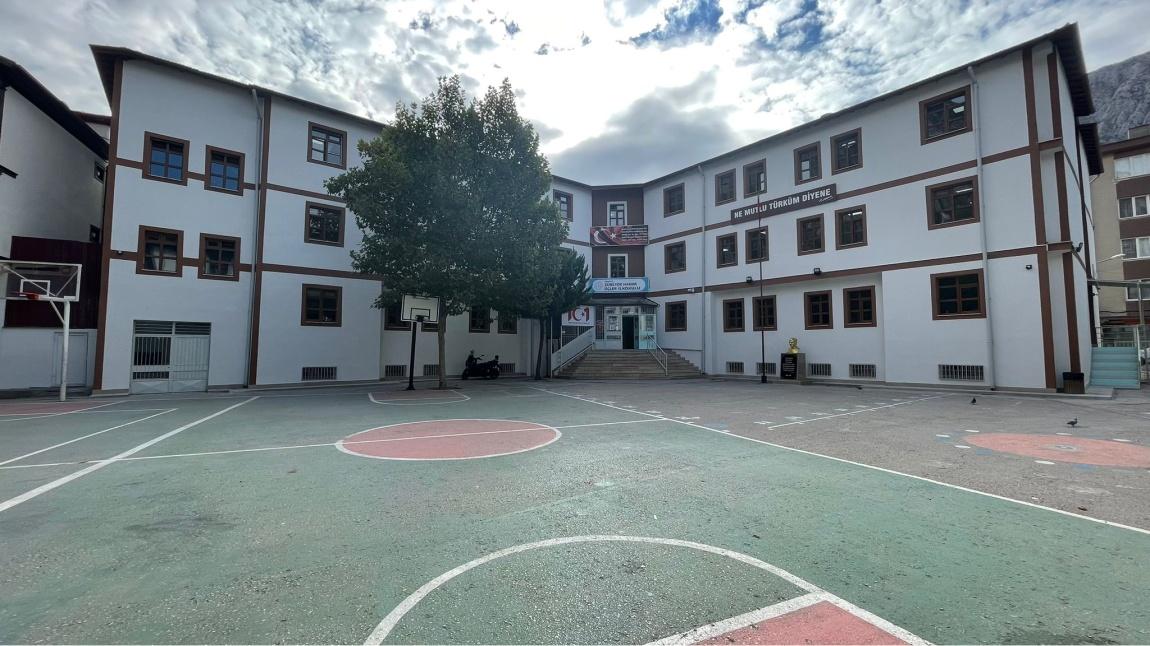 Zübeyde Hanım Üçler İlkokulu AMASYA MERKEZ